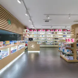 Model Pharmacy 1